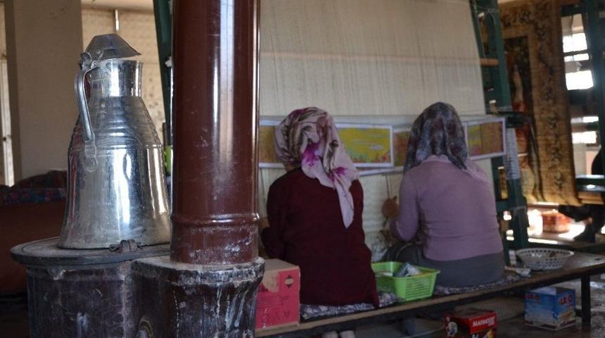 Gen&ccedil; Kızlar Halk Eğitim Merkezi Tarafından A&ccedil;ılan Kurslarda İstihdam Ediliyor