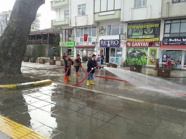 Ak&ccedil;akoca&rsquo;da İtfaiye Yolları Yıkıyor 1