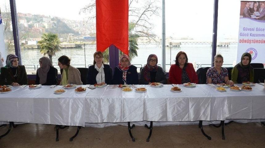 Memur Sen&rsquo;den &ldquo;&ouml;nc&uuml; Sendika &Ouml;nc&uuml; Kadın&rdquo; Konulu Toplantı