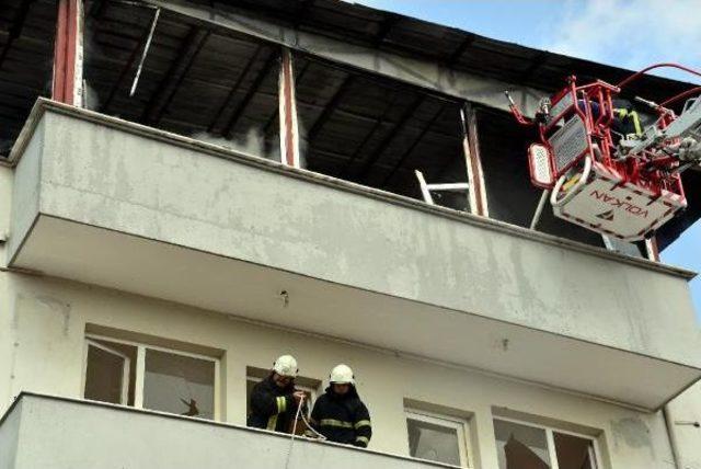 Fetö'nün Eski Okuma Salonunda Yangın Çıktı