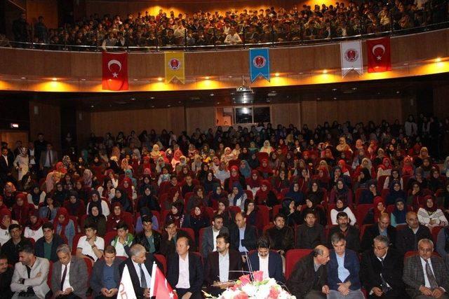 Kahta İlçesinde İstikamet Üzere İmam Hatipliler Konulu Konferans Düzenlendi