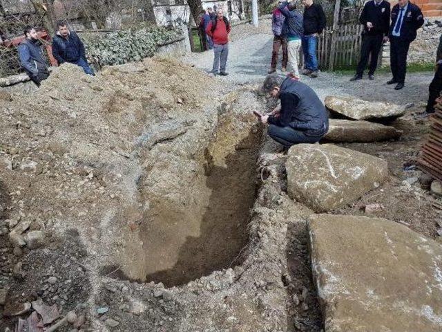 Kanalizasyon Çalışmasında Roma Dönemine Ait Mezar Bulundu