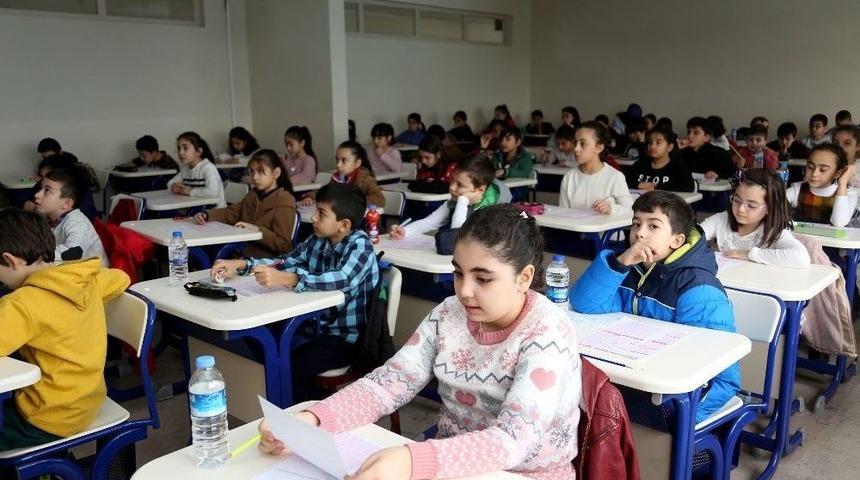 İhlas&rsquo;a Ge&ccedil;iş Sınavı Yapıldı