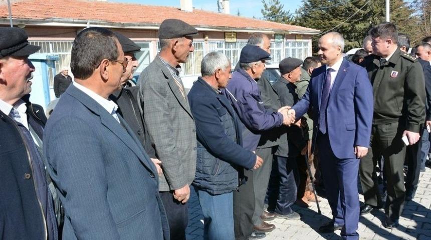 Niğde Valisi Ertan Peynircioğlu, Belde Ziyaretlerini S&uuml;rd&uuml;r&uuml;yor