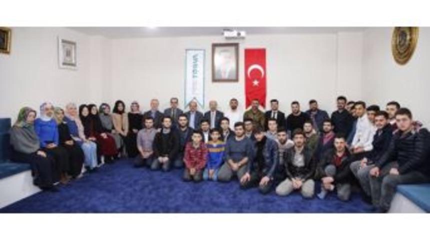 Başkan Altunay, Gen&ccedil;lere Cumhurbaşkanlığı H&uuml;k&uuml;met Sistemini Anlattı