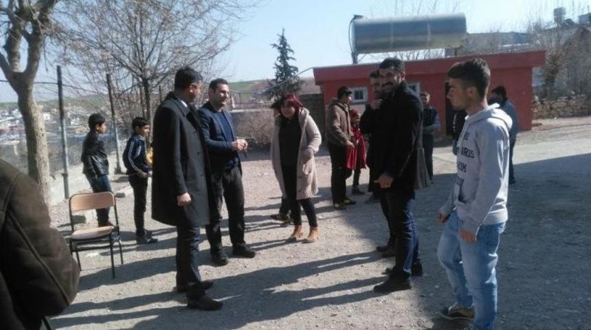 M&uuml;d&uuml;r T&uuml;n&ccedil;men K&ouml;y Okullarını Denetledi