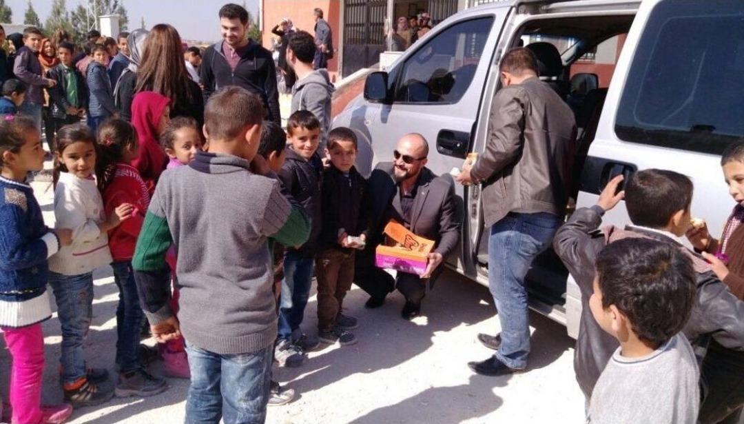 &Ouml;ğrencilerin İhtiya&ccedil;larını Polisler Karşıladı