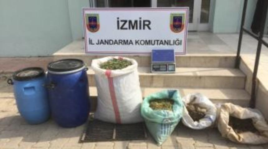 İzmir&rsquo;de 13 Kilogram Esrar Ele Ge&ccedil;irildi