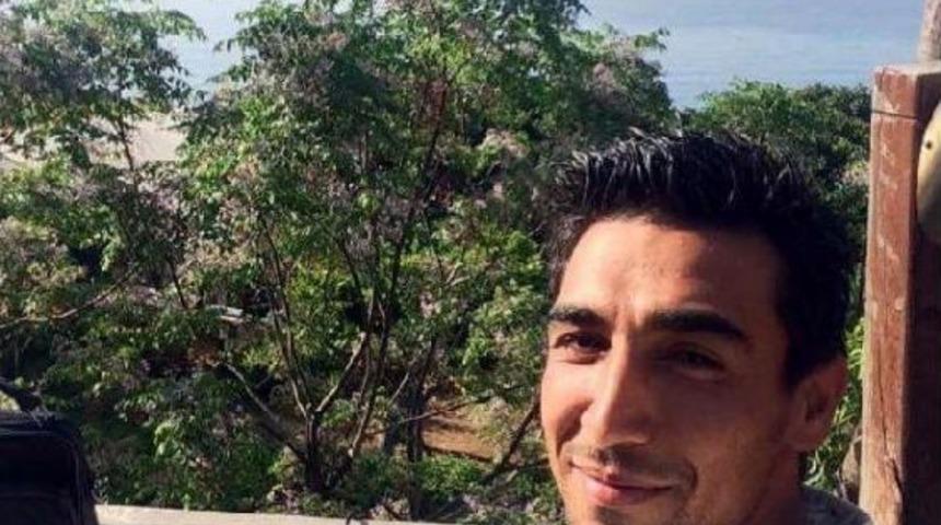 Ağaca &Ccedil;arpan Otomobildeki 1 Kişi &Ouml;ld&uuml;, 2 Kişi Yaralandı (2)