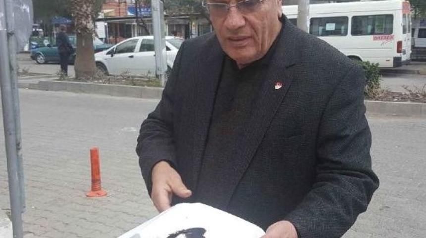 Kanadı Kırık Kırlangıcı Veterinere G&ouml;t&uuml;r&uuml;p Tedavi Ettirdi