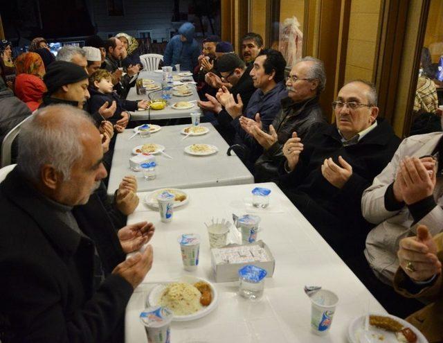 (özel Haber) Şehit Annesi, Şehit Kızına Manevi Babaanne Oldu