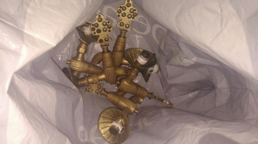 Camilere Dadanan Musluk Hırsızı Yakalandı