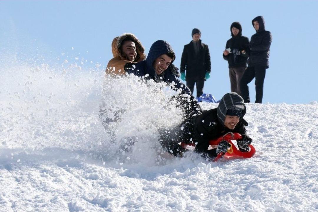 D&uuml;şt&uuml;ler, Kalktılar Yine Kaydılar