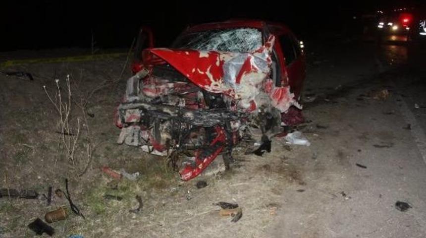 Samsun'da Trafik Kazası: Anne Ve Oğlu &Ouml;ld&uuml;, 6 Kişi Yaralandı