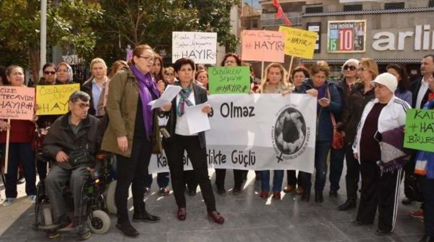 Manisa'da Kadınlardan 'hayır' Eylemi