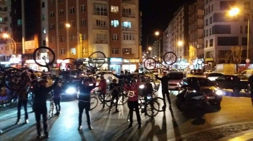 Bisikletliler ’trafikte Biz De Varız’ Dedi