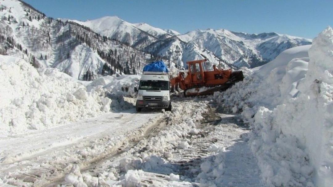 Artvin&rsquo;in Macahel B&ouml;lgesinde Ağır Kış Şartları H&uuml;k&uuml;m S&uuml;r&uuml;yor
