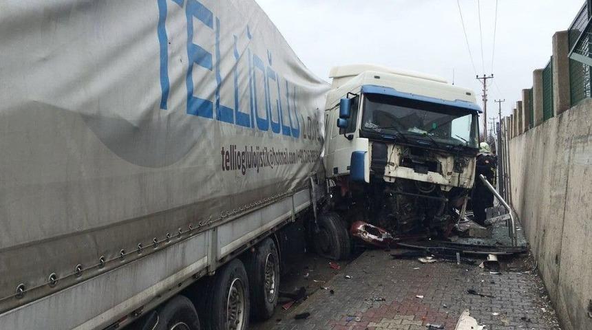 Hastane Ziyareti D&ouml;n&uuml;ş&uuml; Kaza Yaptılar