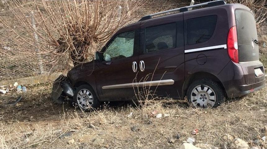 Elazığ&rsquo;da Trafik Kazaları: 6 Yaralı