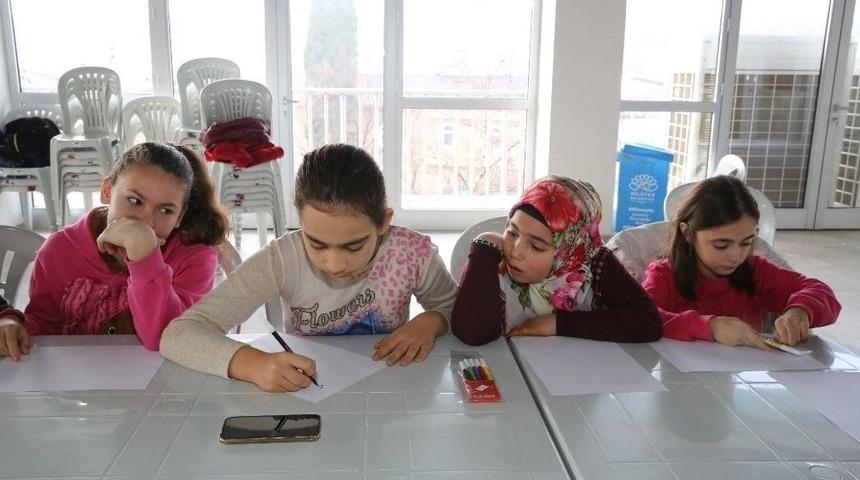 Bozbey &Ccedil;ocuklarla Sanat At&ouml;lyesinde Buluştu