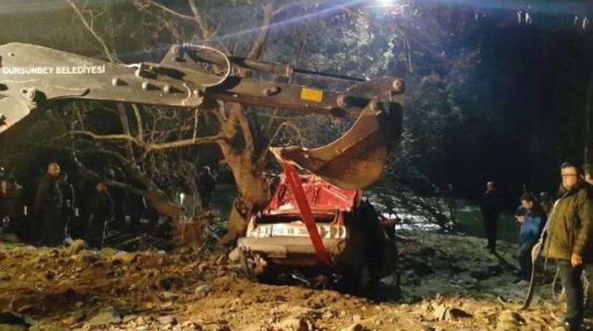 Dereye U&ccedil;an Otomobilde Kaybolan 4 Yaşındaki Uğur'u Dalgı&ccedil;lar Arıyor