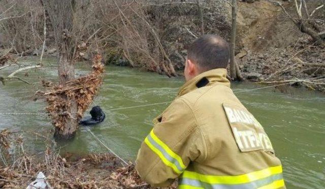 Dereye Uçan Otomobilde Kaybolan 4 Yaşındaki Uğur'u Dalgıçlar Arıyor