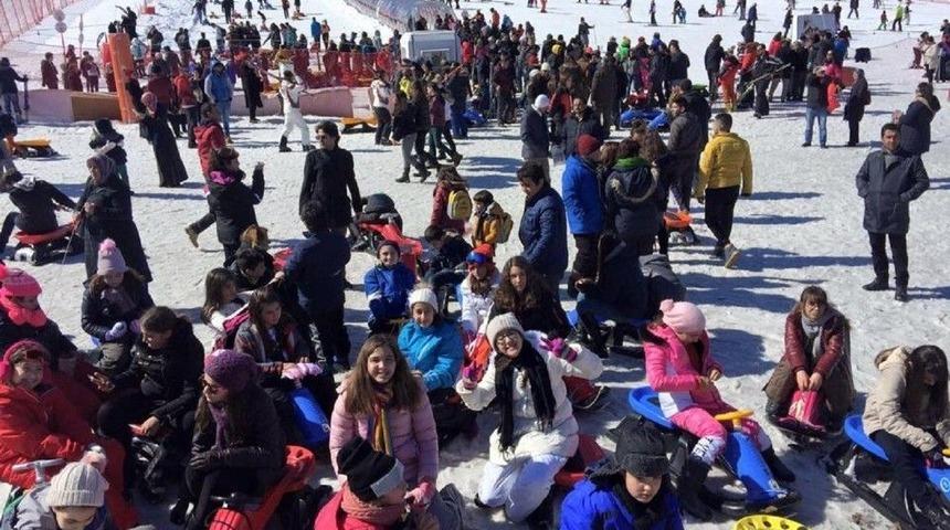 Gkv&rsquo;liler Kayak Eğitim Kampında &Ccedil;alışmalara Başladı