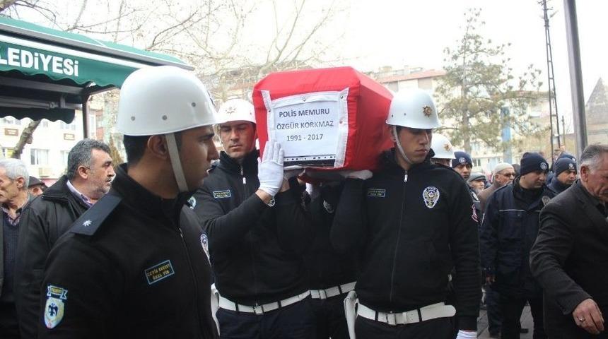 Trafik Kazasında &Ouml;len Polis Memuru Toprağa Verildi