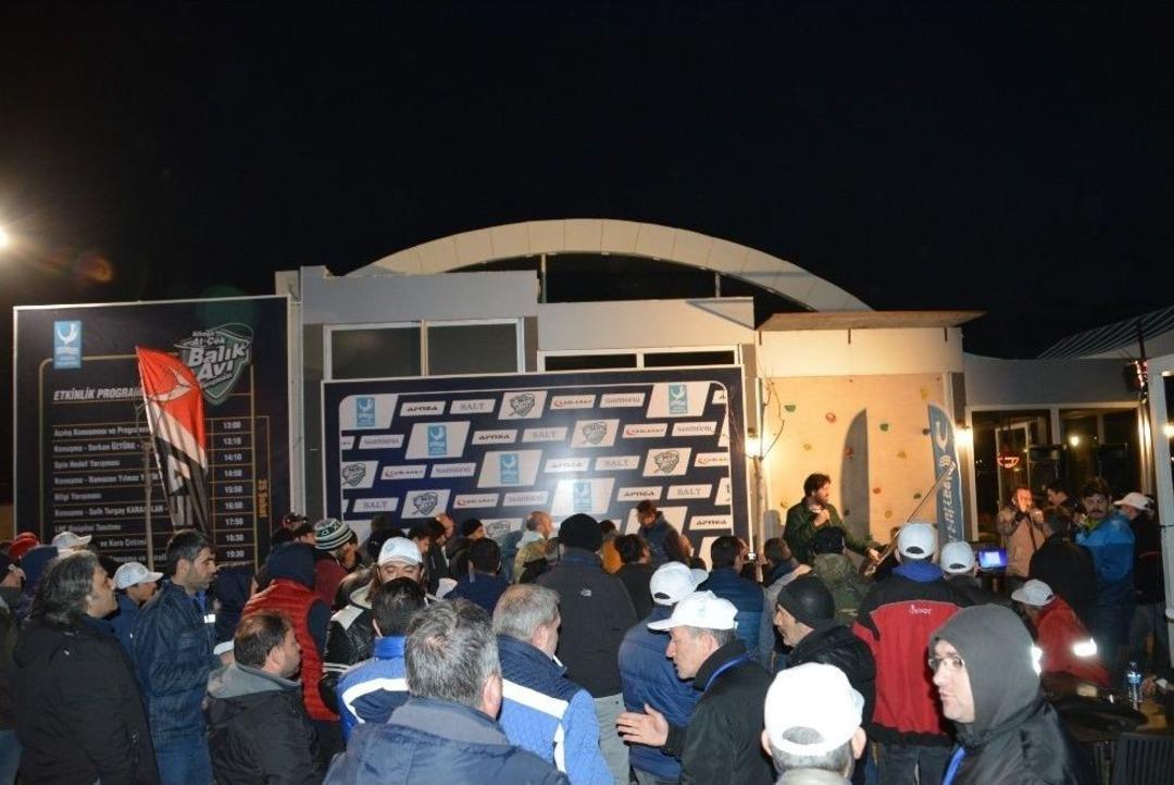 Aliağa&rsquo;da Balık Avı Yarışması