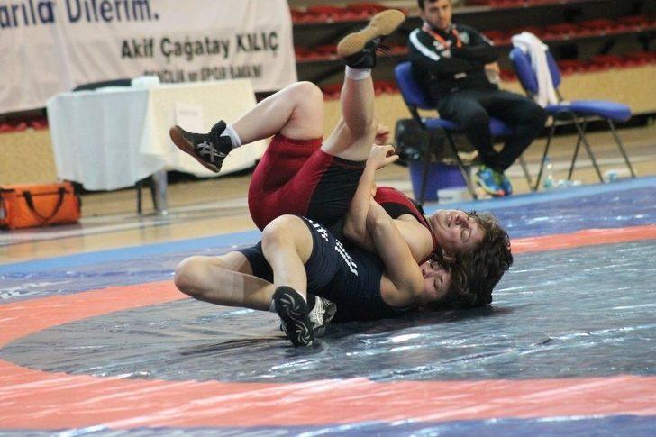 U23 Türkiye Bayanlar Güreş Şampiyonası’na Altınova Damga Vurdu G1