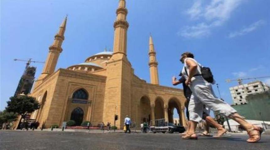 Sıkı g&uuml;venlik altında cuma namazı