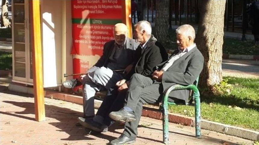 G&uuml;neşli Havayı G&ouml;ren Parklara Koştu