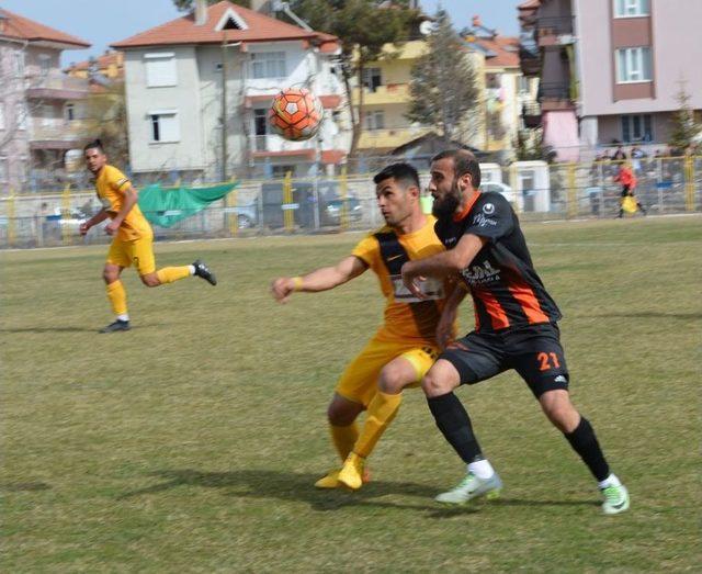 Korkuteli Belediyespor, Finike Belediyespor’u 2-0 Yendi