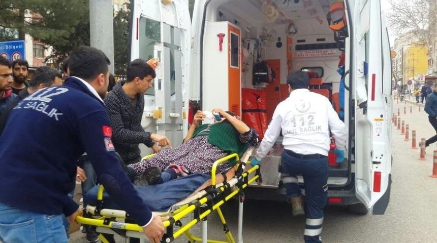 Motosiklet Yayaya &Ccedil;arptı