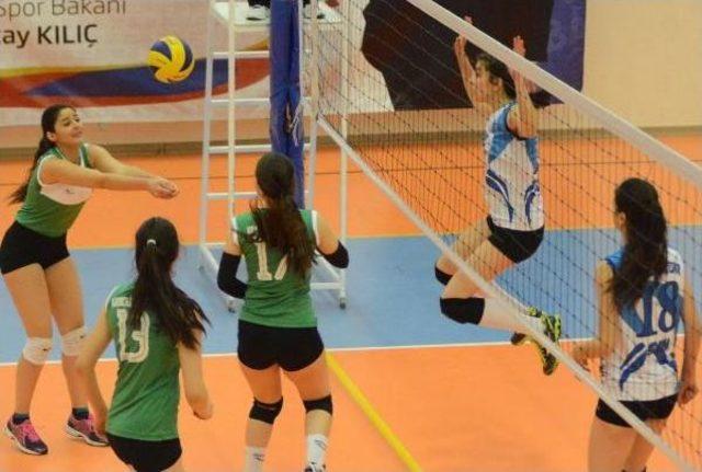 Kayseri Voleybol Kulübü - Seyhan Belediyespor: 3-0