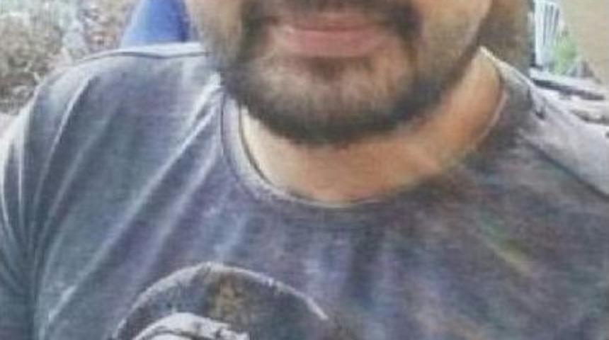 &Ccedil;inli S&uuml;r&uuml;c&uuml;n&uuml;n Kullandığı Otomobil Ile Motorsiklet &Ccedil;arpıştı; 1 &Ouml;l&uuml;(Ek Fotoğraf)