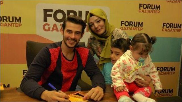 Cem Belevi Forum Gaziantep’te Hayranlarıyla Buluştu