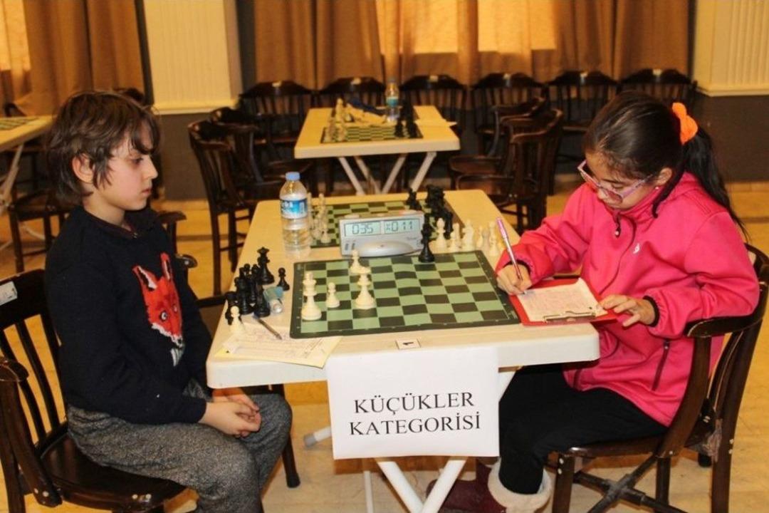 Ayvalık&rsquo;ta Satran&ccedil; Turnuvası Sona Erdi