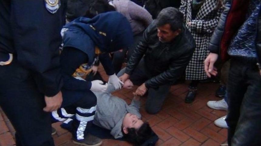 Otomobil &Ouml;ğrenciye &Ccedil;arptı