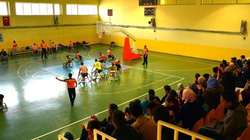 Antalya B&uuml;y&uuml;kşehir Belediyesi, Ceylanpınar&rsquo;da H&uuml;srana Uğradı