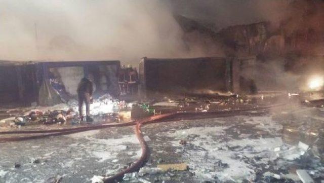 Sultangazi Ambalaj Atığı Aktarma Tesisleri'nde Yangın Çıktı(Geniş)