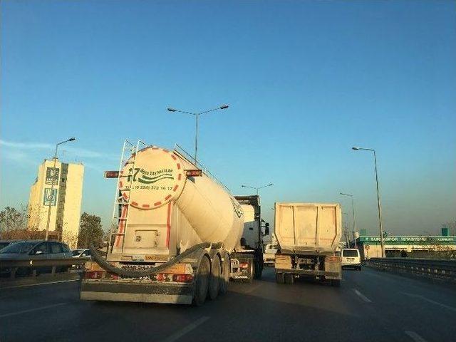 Bursa Trafiğini Bu Kamyonlar Kilitliyor 1