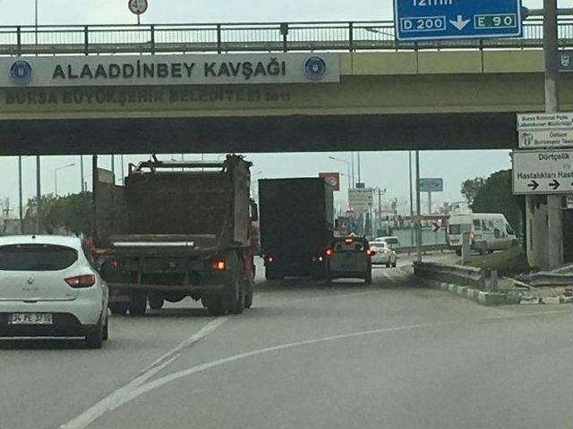 Bursa Trafiğini Bu Kamyonlar Kilitliyor 3