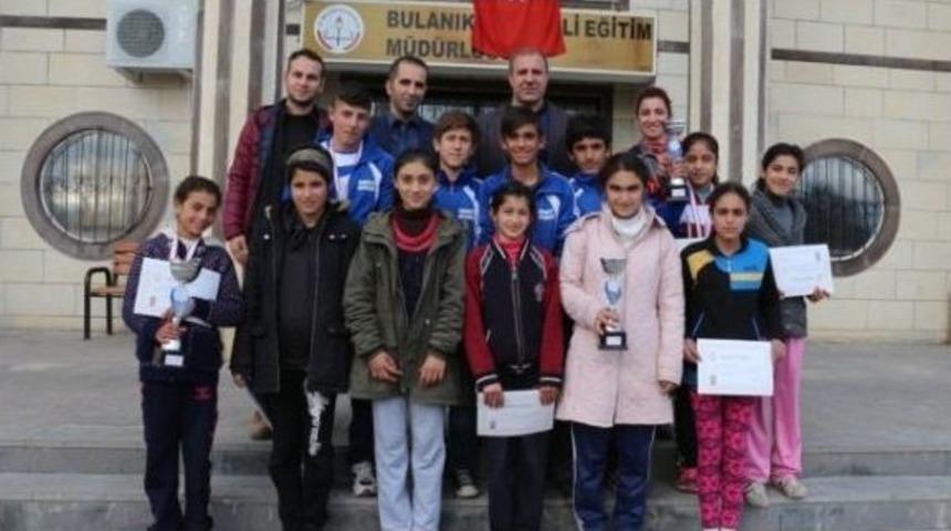 Bulanıklı &Ouml;ğrencilerden B&uuml;y&uuml;k Başarı