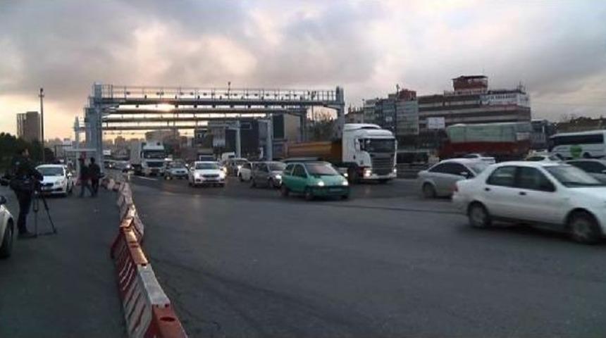Mahmutbey Gişelerinde Serbest Ge&ccedil;iş Başladı