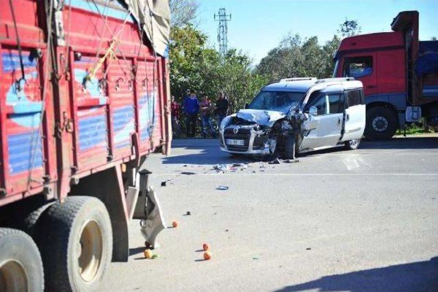 Cenazeye Giden 4 Imam Trafik Kazasında Yaralandı 3