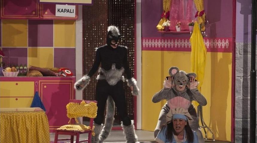 D&ouml;şemealtı&rsquo;nda İlk &Ccedil;ocuk Oyunu Sahnelendi