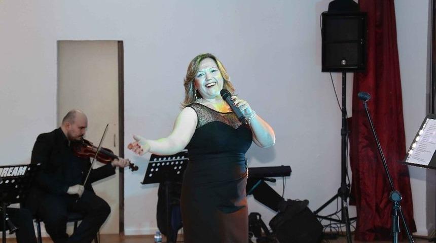 Turgutlu&rsquo;da Nostalji R&uuml;zgarı Esti