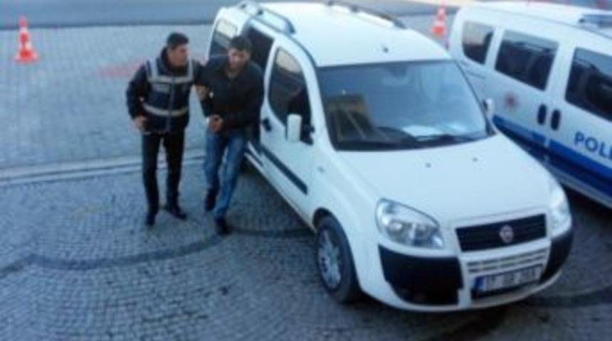 Yaşlı Kadının &Ccedil;antasını &Ccedil;alan Kapka&ccedil;&ccedil;ı Tutuklandı