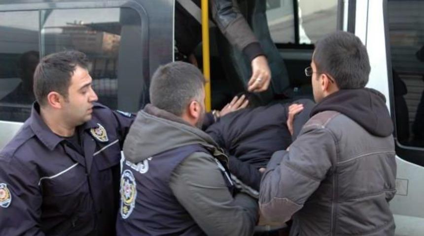 Adilcevaz&rsquo;Da Fırına Giren Hırsızlar Su&ccedil;&uuml;st&uuml; Yakalandı